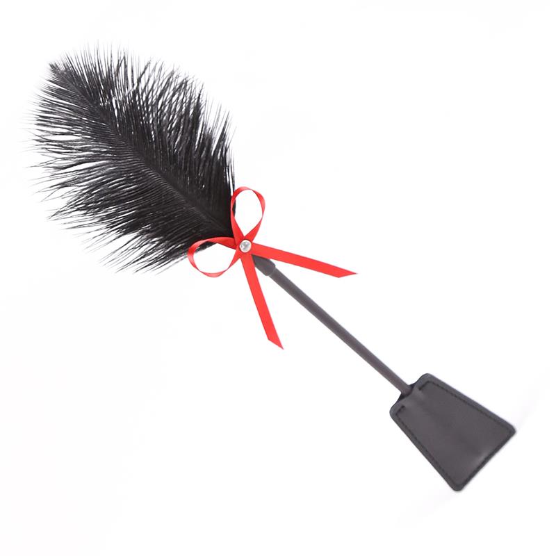 LATETOBED BDSM LINE PENAS E REMO 2 EM 1 36 CM PRETO/VERMELHO