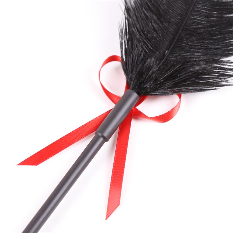 LATETOBED BDSM LINE PENAS E REMO 2 EM 1 36 CM PRETO/VERMELHO