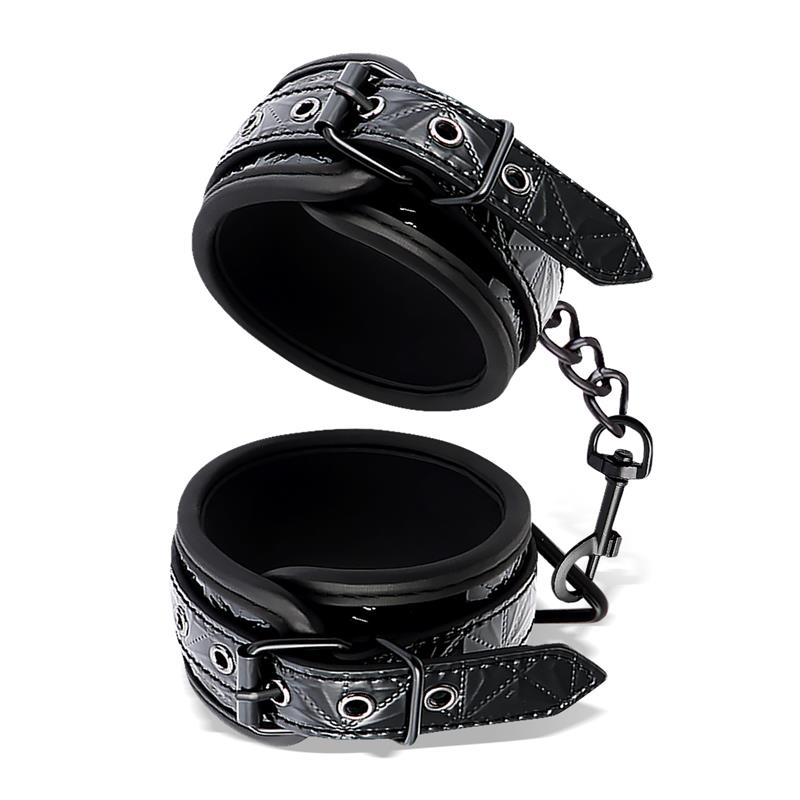 ALGEMAS DE TORNOZELO AJUSTÁVEIS BLACK SAPPHIRE EM COURO VEGANO DE SAFIRA