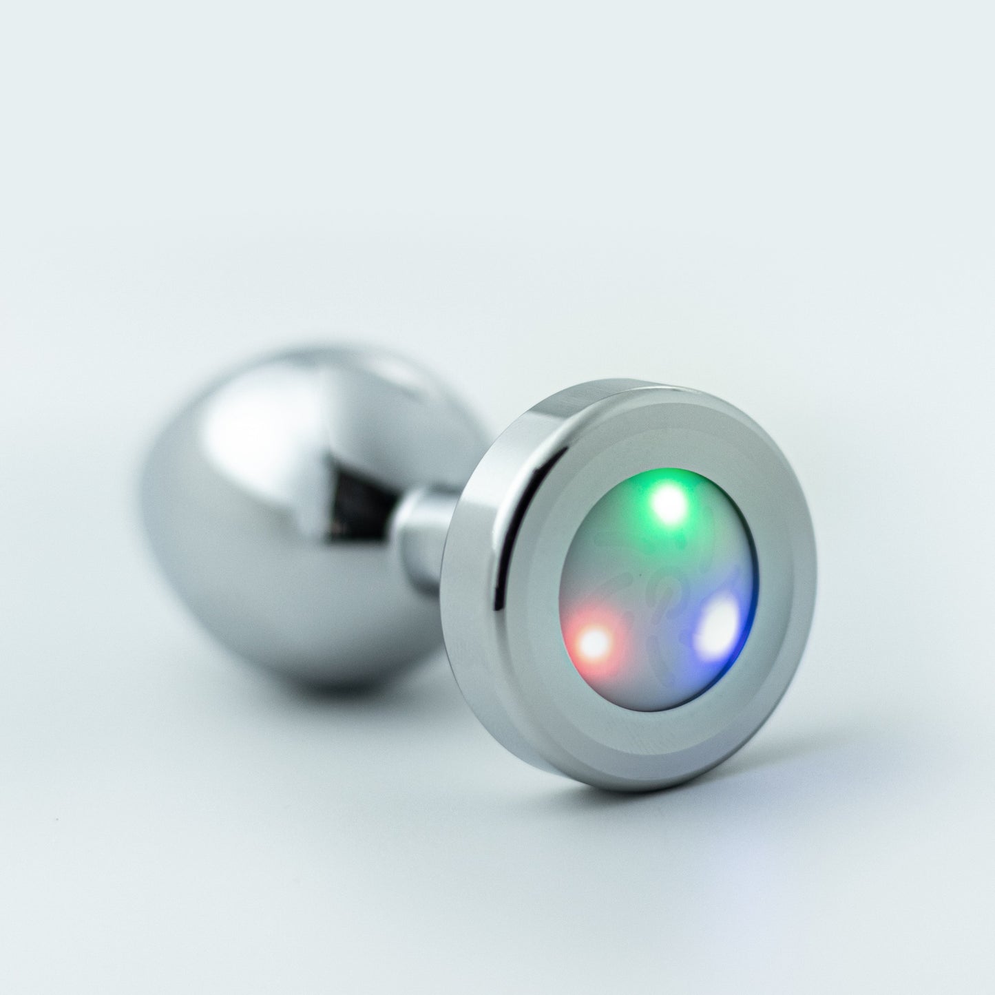 PLUG ANAL MÉDIO COM LED BOREALIS